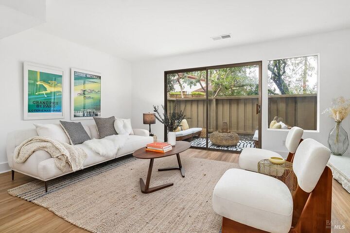 8 Park Crest Court C  Novato CA 94947 photo