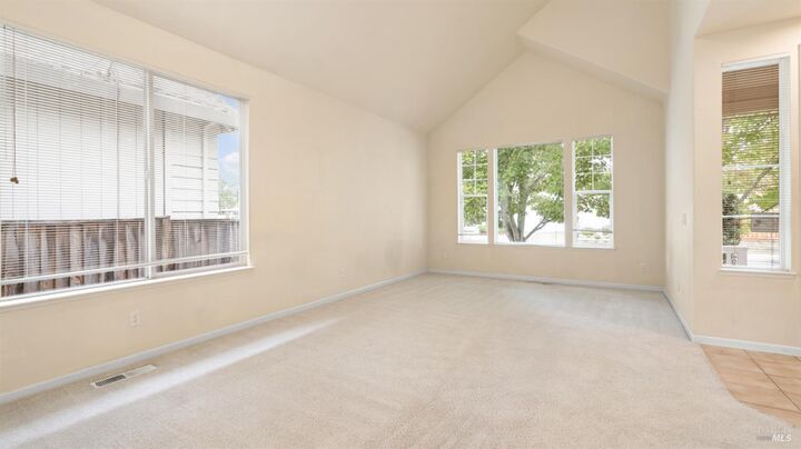 Property Photo: 305 Hansbery Way CA 95409