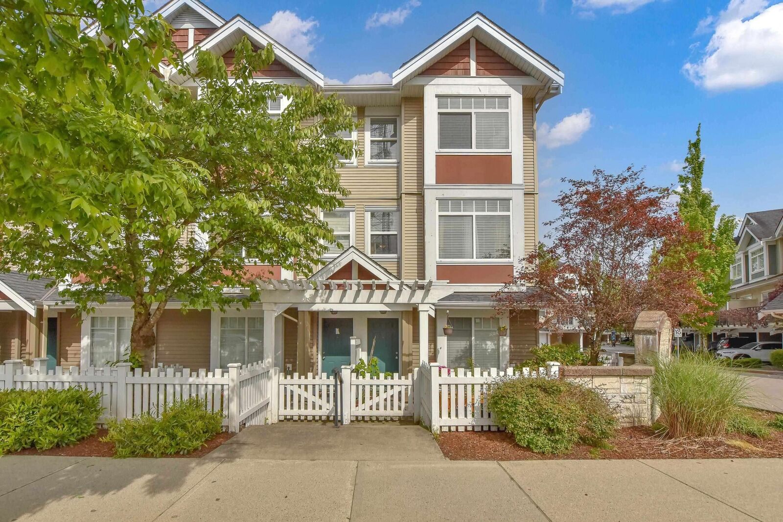 Photo de la propriété: 8676 158 Street 7 BC V4N 5W3