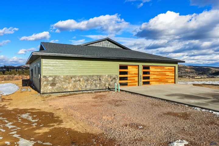 Property Photo: 221 Meadowlark Dr SD 57745