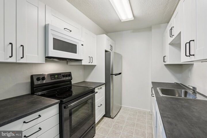 Property Photo: 1420 Locust Street 7O PA 19102