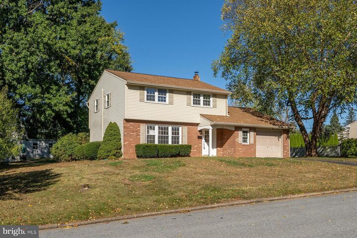 216 Laurelwood Drive  Douglassville PA 19518 photo