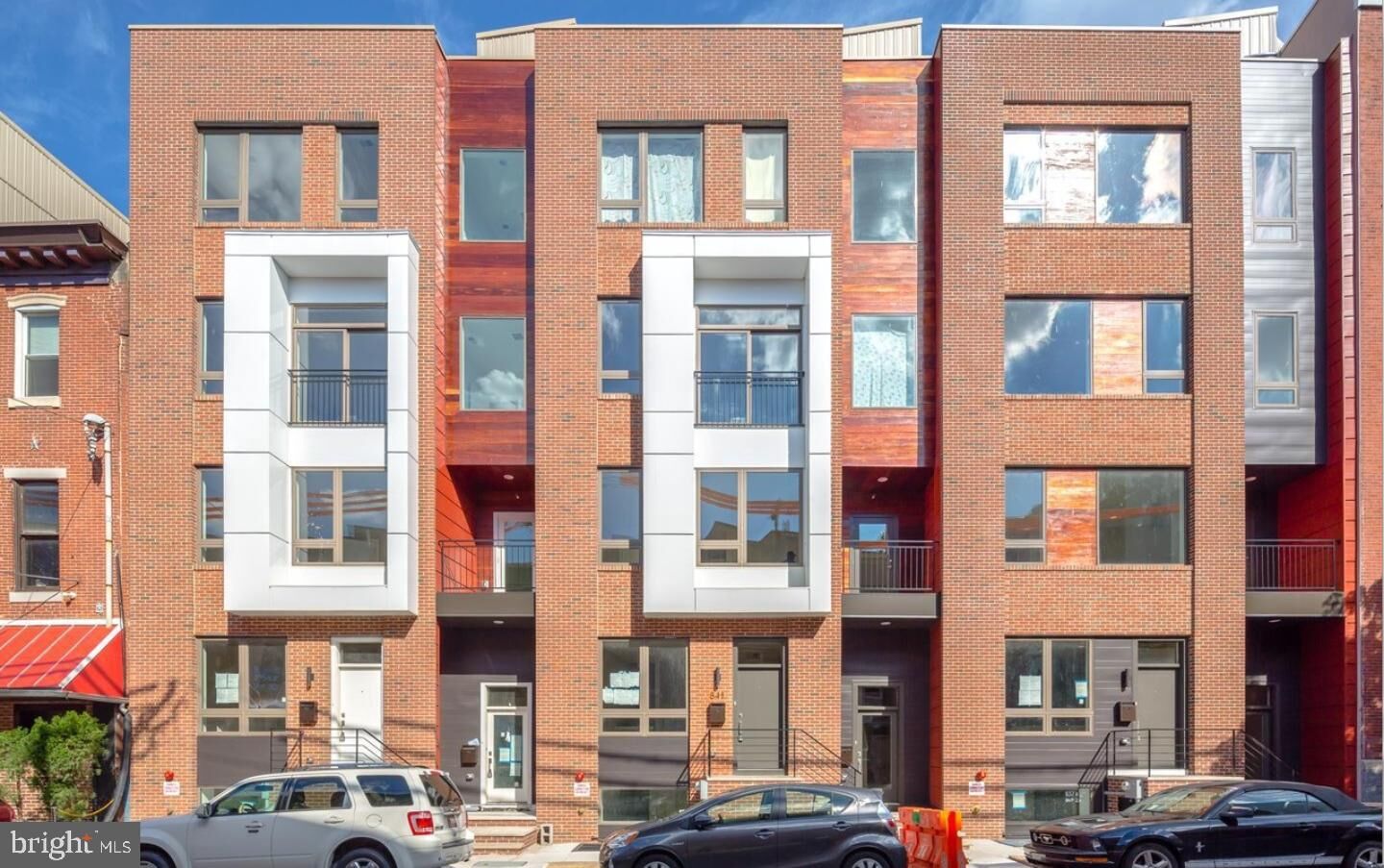 Property Photo:  250 Poplar Street  PA 19123