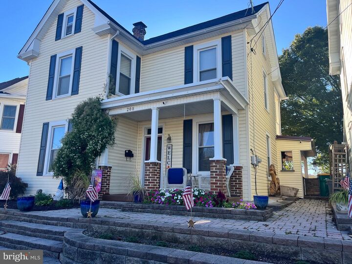 208 Hamilton Avenue  Waynesboro PA 17268 photo