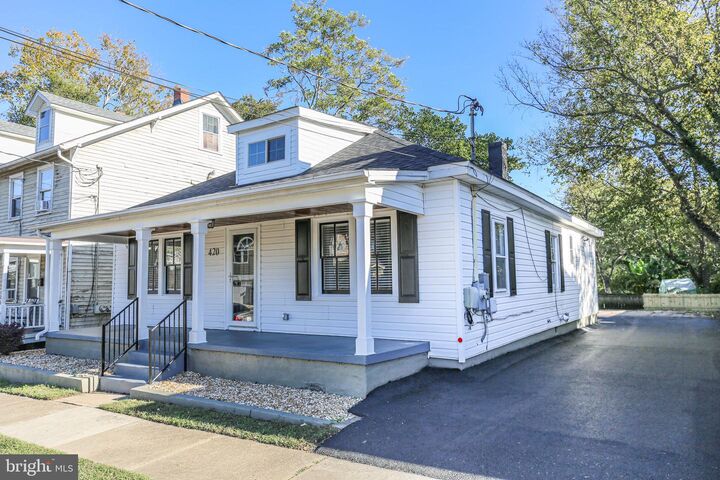 Property Photo: 420 Dunmore Street VA 22401