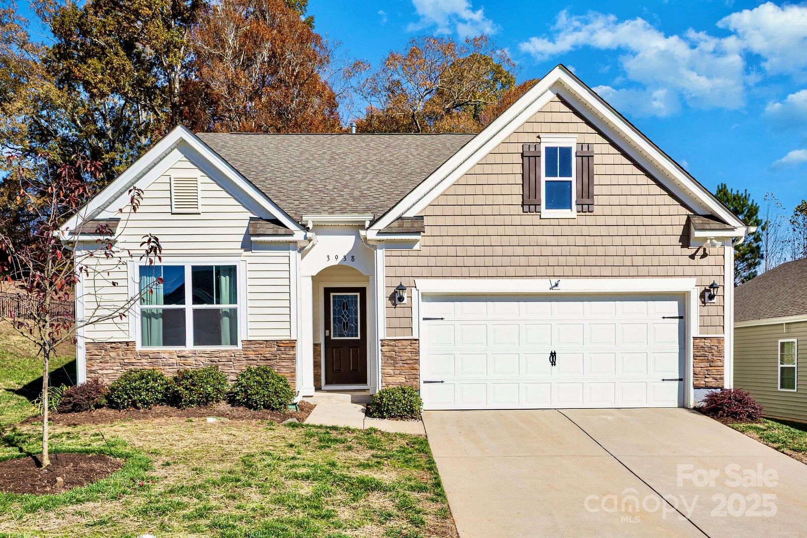 Property Photo: 3938 Village Boulevard NW NC 28613