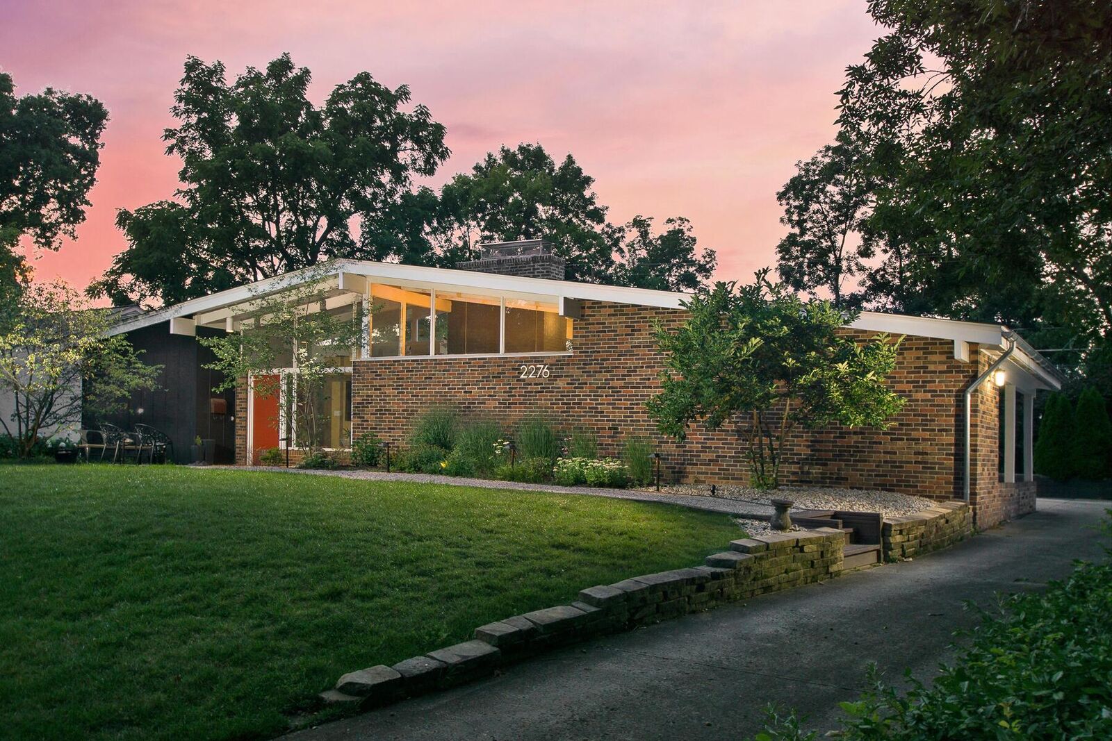 Property Photo: 2276 Johnston Road OH 43220