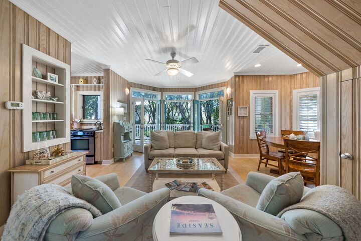 Property Photo: 29 Rosewalk Alley FL 32459