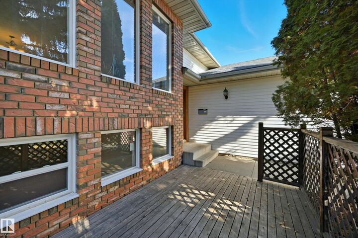 Property Photo:  5702 57 Avenue  AB T4X 1A8 