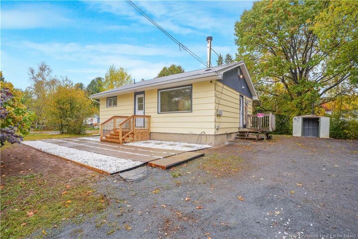 Photo de la propriété:  865 Riverside Drive  NB E3A 8R1 