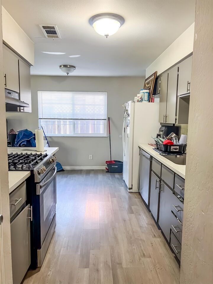 Property Photo:  5833 E Pontiac Way  CA 93727 