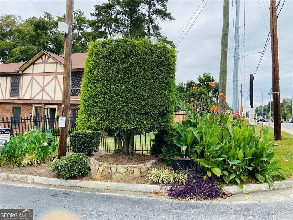 Property Photo: 3293 Abbeywood Drive GA 30034