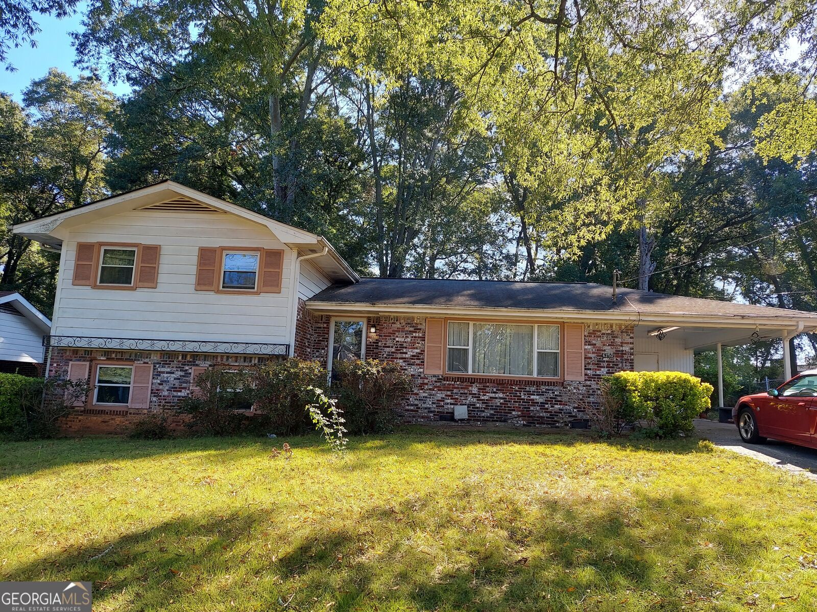 Property Photo: 6250 Graceland Circle GA 30260