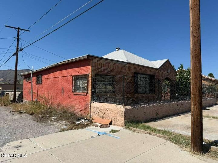 Property Photo:  1213 N Boone Street  TX 79903 