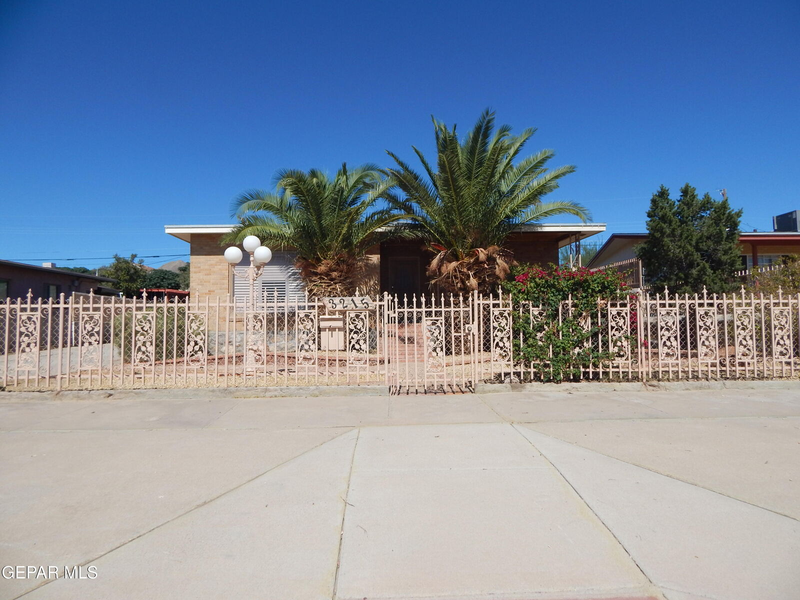 Property Photo:  3215 Mobile Avenue  TX 79930 