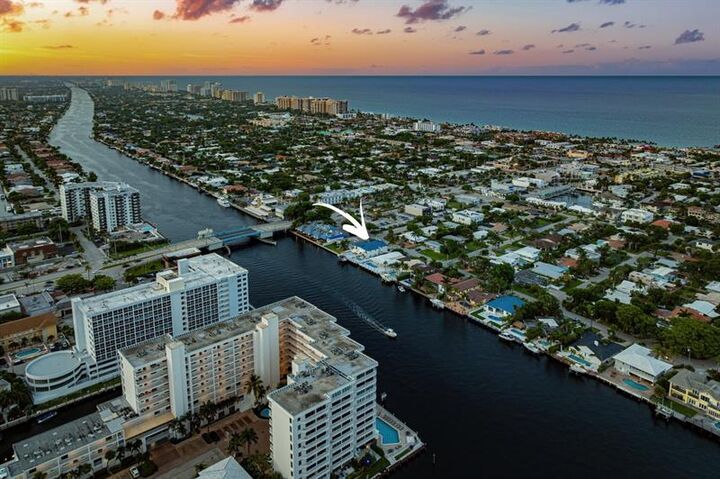 Property Photo: 4331 W Tradewinds Ave B FL 33308