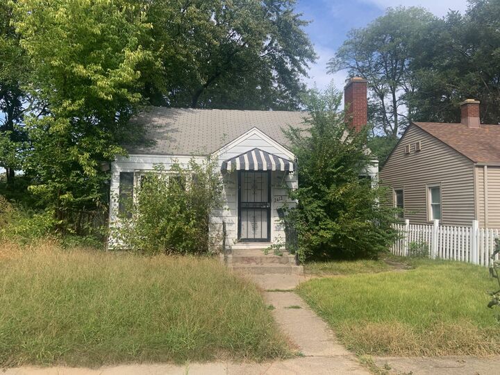 Property Photo:  2412 W 19th Avenue  IN 46404 