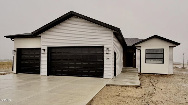 5500 Peggy Lee Lane  Bismarck ND 58503 photo