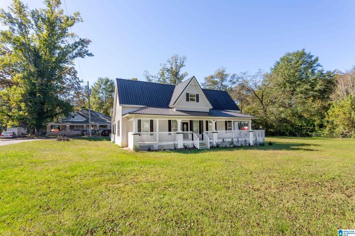 Property Photo: 424 7th Avenue AL 35953