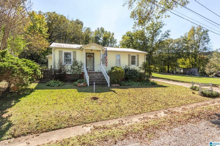 Property Photo:  56 9th Avenue  AL 35953