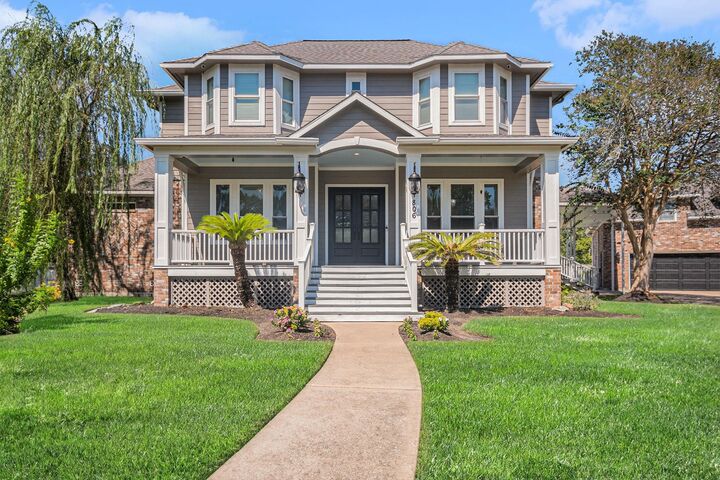 Property Photo: 806 Quintana Roo Place TX 77586