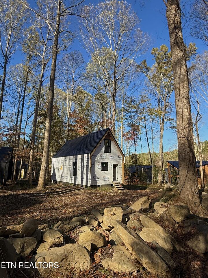 Property Photo: 204 Braydens Way TN 37738