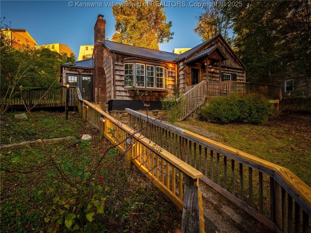 Property Photo:  1420 Ravinia Road  WV 25314
