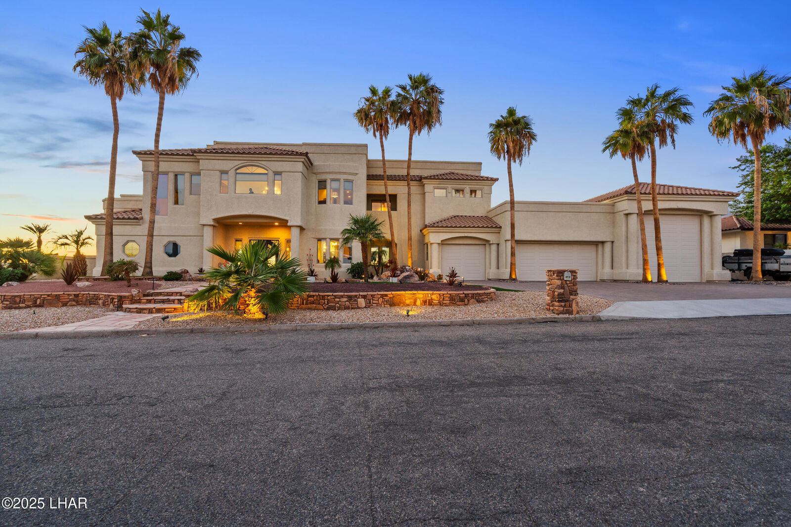 Property Photo:  2405 Wood Ln  AZ 86406 