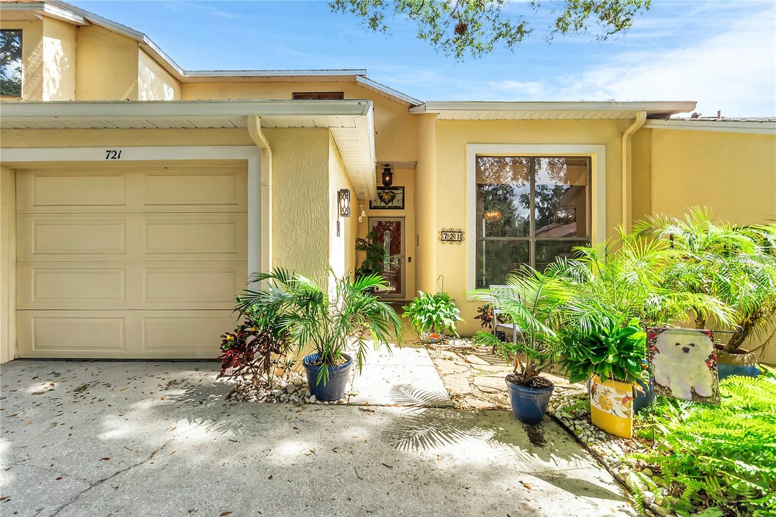 Property Photo: 721 Swan Lane FL 32701