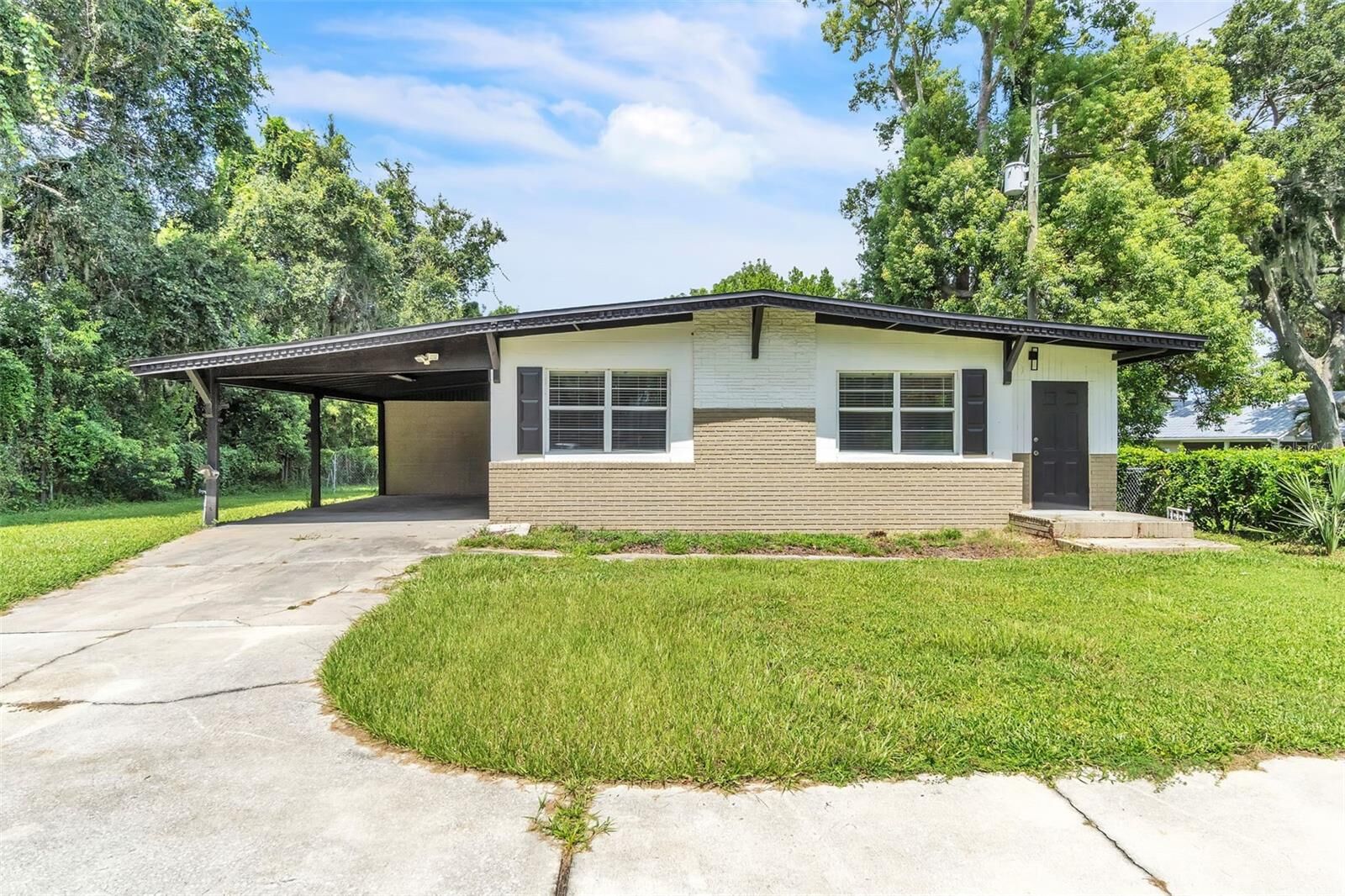 Property Photo:  891 S Keller Road  FL 32810 