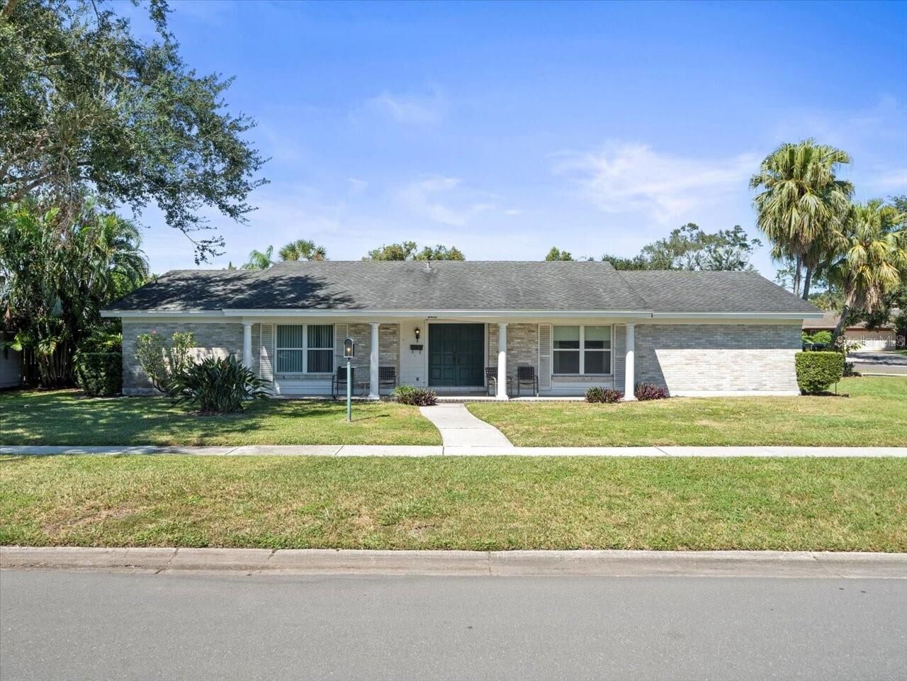 Property Photo: 10408 Butia Place FL 33618