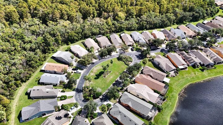 Property Photo: 777 Vineyard Way FL 34759