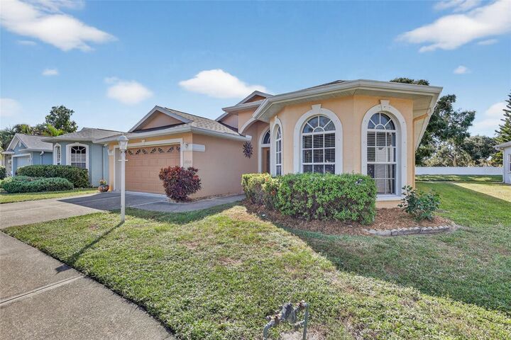 Property Photo: 1058 Whitegate Court FL 34232