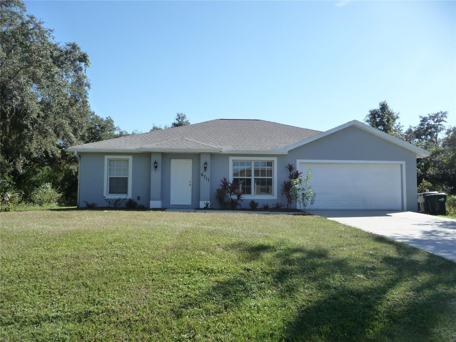 Property Photo: 6711 Locher Road FL 34291