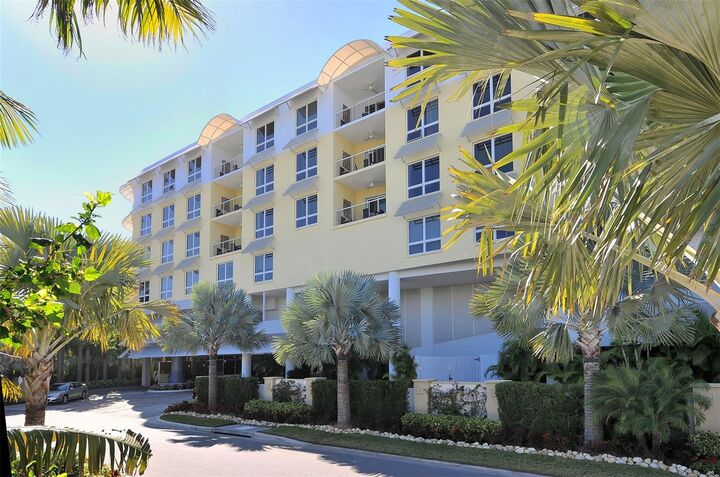 Property Photo: 915 Seaside Drive 607, Weeks 14-15 FL 34242