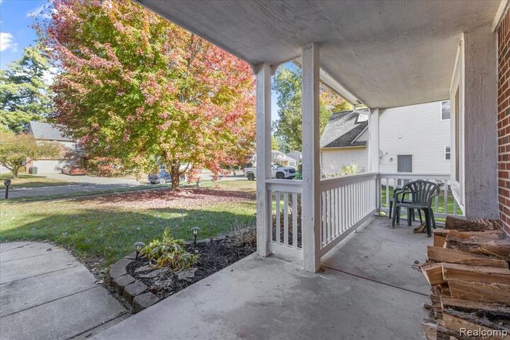 Property Photo:  2875 Regency Drive  MI 48359 1173