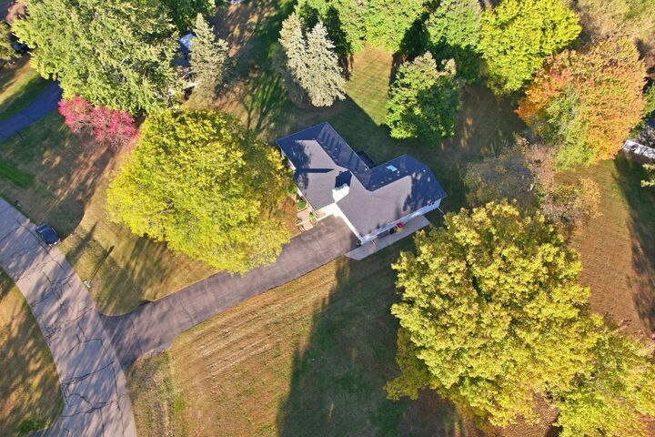 Property Photo:  5156 Elizabeth Lane  MI 48003