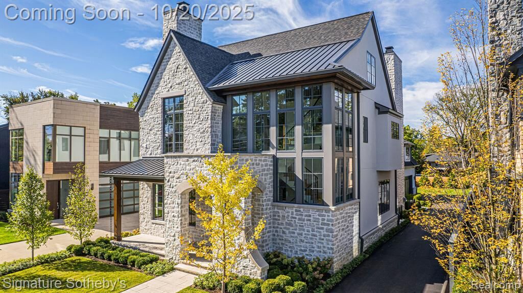 Property Photo: 395 Greenwood Street MI 48009 3812
