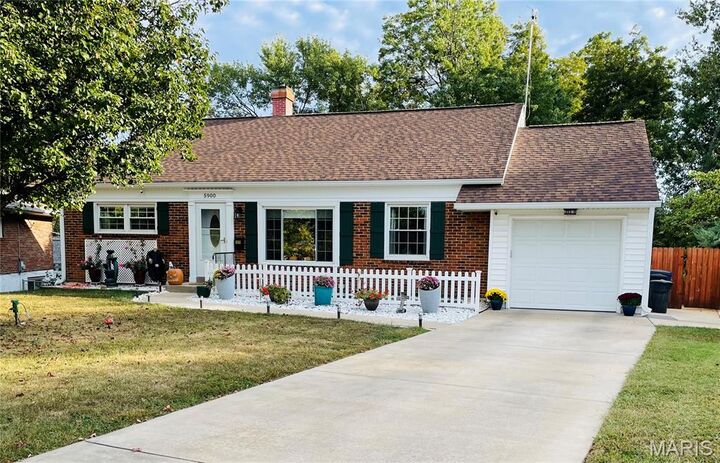 5900 Apple Valley Drive  Affton MO 63123 photo