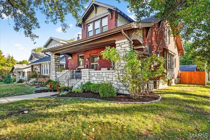 Property Photo: 7498 Teasdale Avenue MO 63130