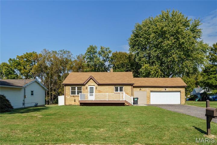 Property Photo: 9709 Avalon Drive IL 62208