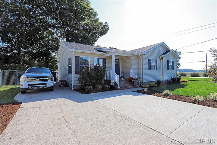 Property Photo: 102 Caroline Drive MO 63771