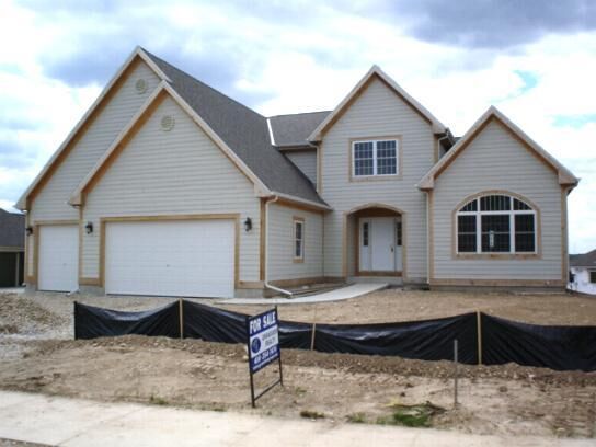 Property Photo:  2704 Kettle Rdg  WI 53090 