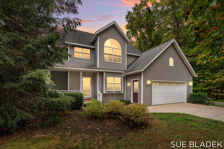 Property Photo:  6814 Dale Court  MI 49408 