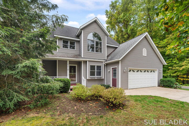 Property Photo:  6814 Dale Court  MI 49408 