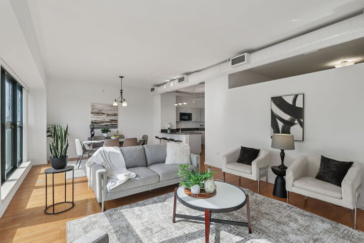 Property Photo:  807 Davis Street 403  IL 60201 