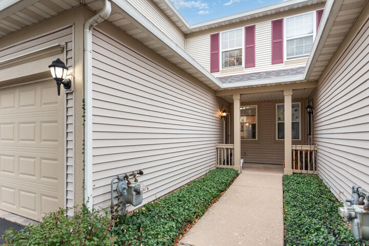 Property Photo:  1796 S Wentworth Circle  IL 60446 