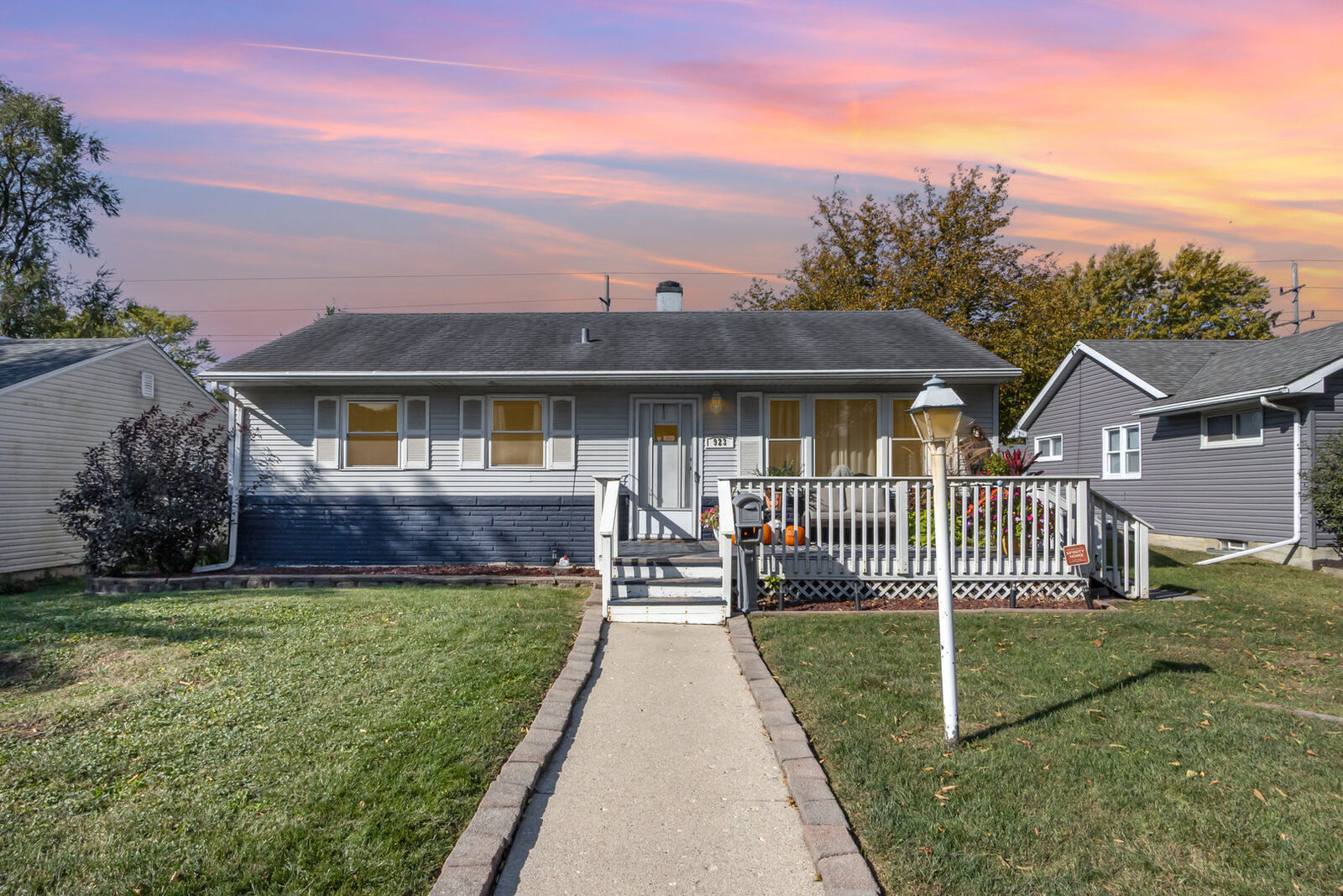 Property Photo: 923 Plaza Drive IL 60435