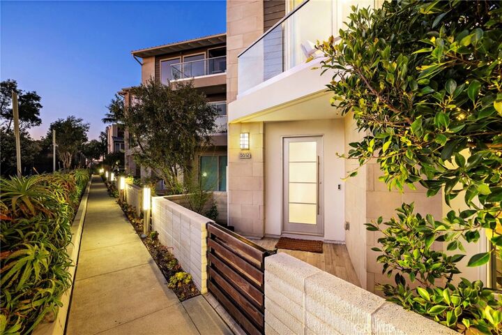 Property Photo: 5512 Seashore CA 92663
