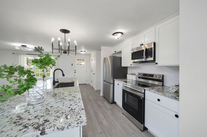 Property Photo: 5 Raintree Cv TN 38305